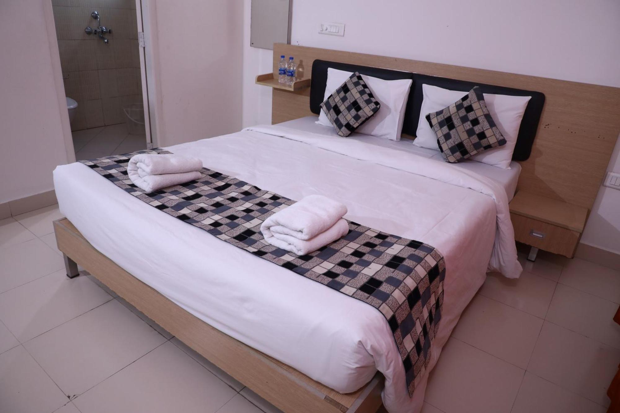 ไอเอ็มเอ เฮาส์ Hotel Kochi ภายนอก รูปภาพ
